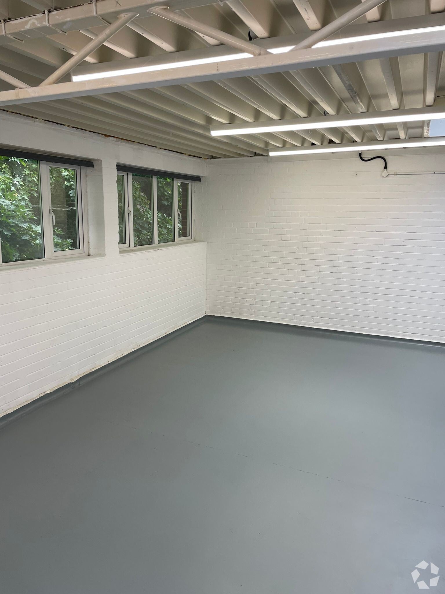 8 Brownfields Ct, Welwyn Garden City to rent Interior Photo- Image 1 of 5