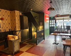 390 Kingsland Rd, London to rent Interior Photo- Image 1 of 4