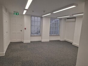 67 Upper Berkeley St, London to rent Interior Photo- Image 2 of 5