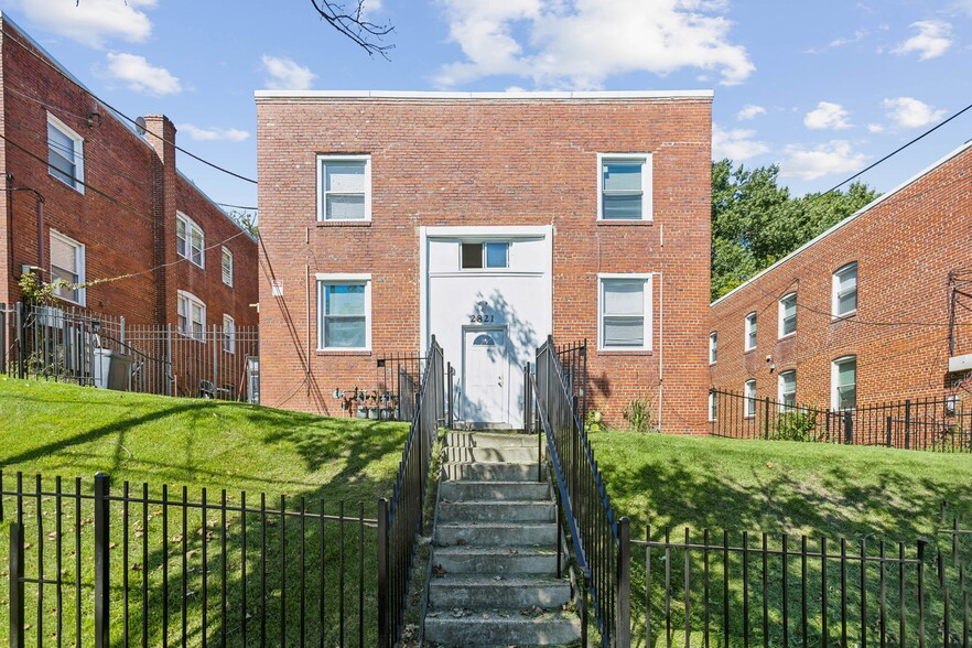 2821 28th St SE, Washington, DC for sale - Building Photo - Image 1 of 1