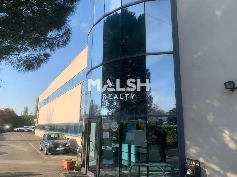Light Industrial in Vaulx-en-Velin for sale Building Photo- Image 1 of 14