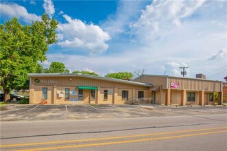 209 E 2nd St, Elgin, TX for sale Primary Photo- Image 1 of 1