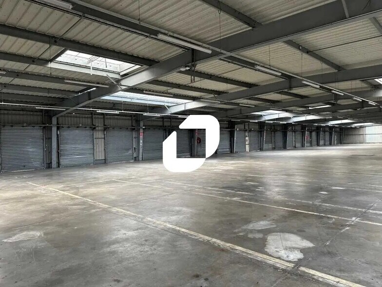 2 Rue Georges Claude, Ennery to rent - Building Photo - Image 3 of 4