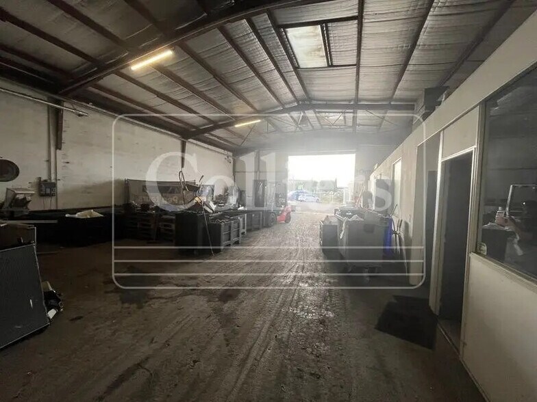 Office in Vitrolles to rent - Interior Photo - Image 3 of 8