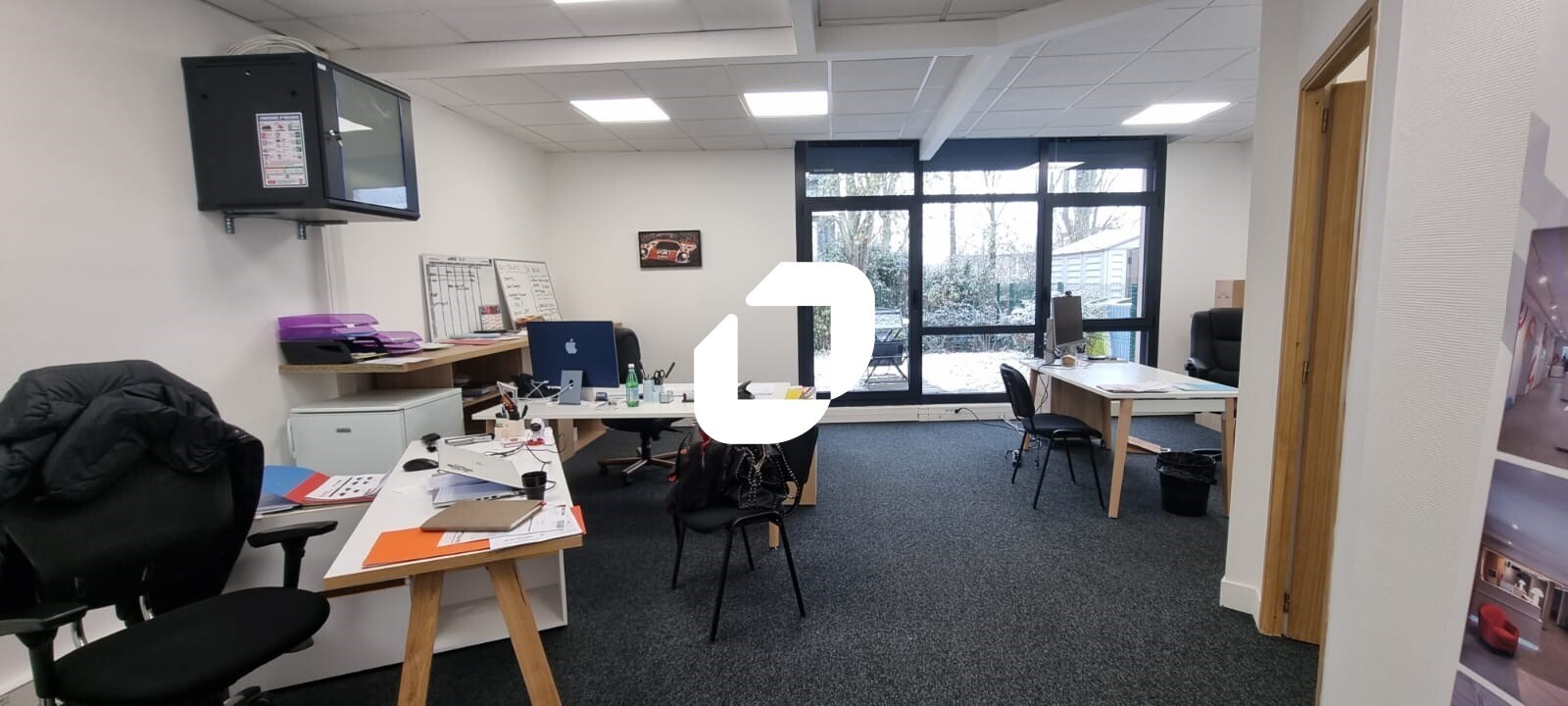 Office in Serris to rent Building Photo- Image 1 of 12