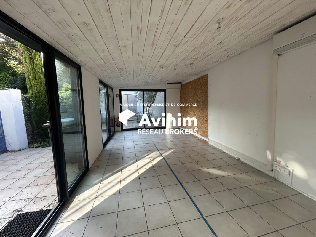 Retail in Tournefeuille to rent Interior Photo- Image 1 of 5