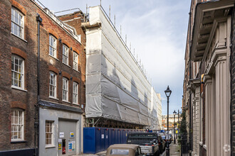 Loom Ct, London for rent Building Photo- Image 1 of 3