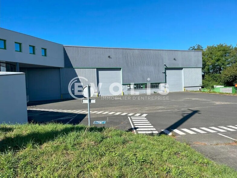 Office in Jassans-Riottier to rent - Building Photo - Image 2 of 13