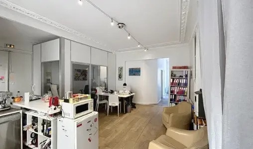 Build-to-Rent in Paris for sale - Building Photo - Image 3 of 9