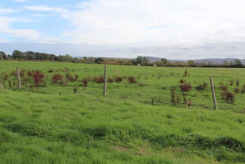 Princes Risborough Rd, Aylesbury to rent - Building Photo - Image 2 of 10