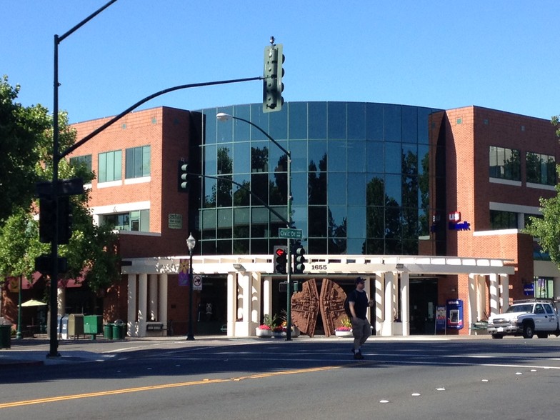 1655 N Main St, Walnut Creek, CA for rent - Building Photo - Image 2 of 8