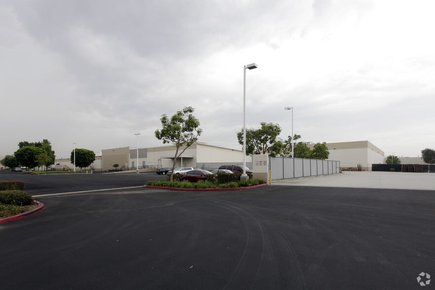 12100 Rivera Rd, Whittier 90606 UK