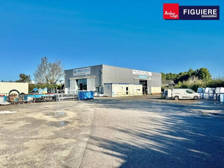 Light Industrial in Aix-en-Provence to rent - Building Photo - Image 1 of 11