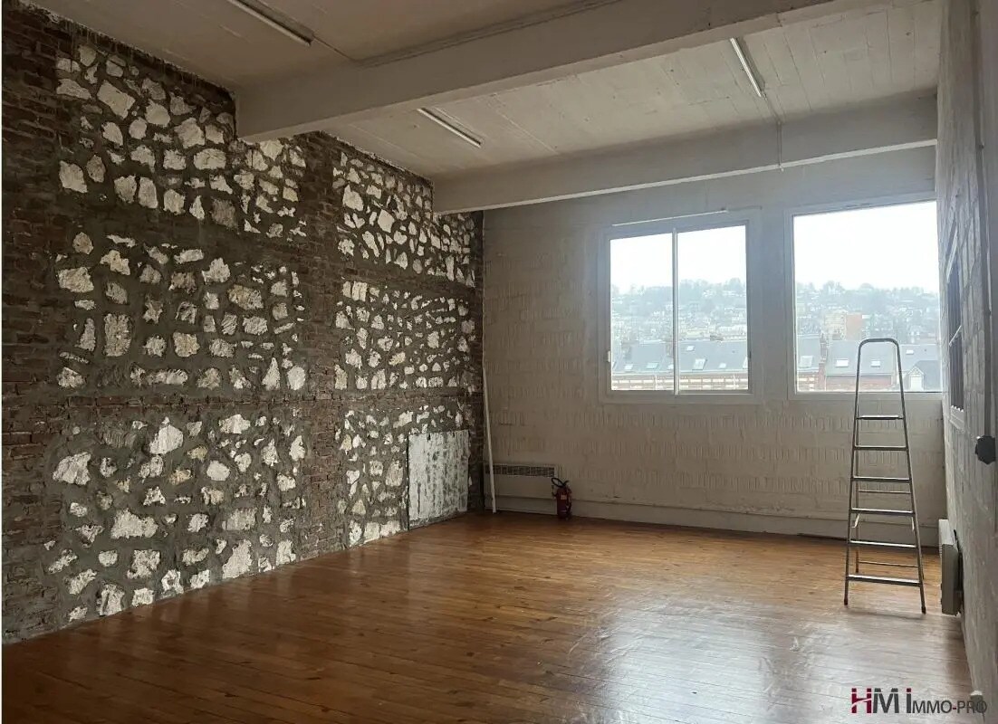 Office in Rouen to rent Interior Photo- Image 1 of 15