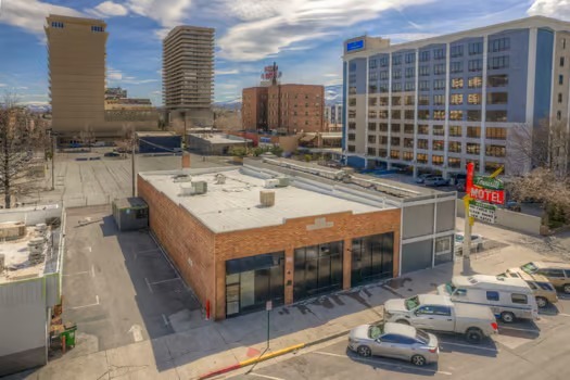 214 W Commercial Row, Reno, NV for rent - Primary Photo - Image 1 of 1