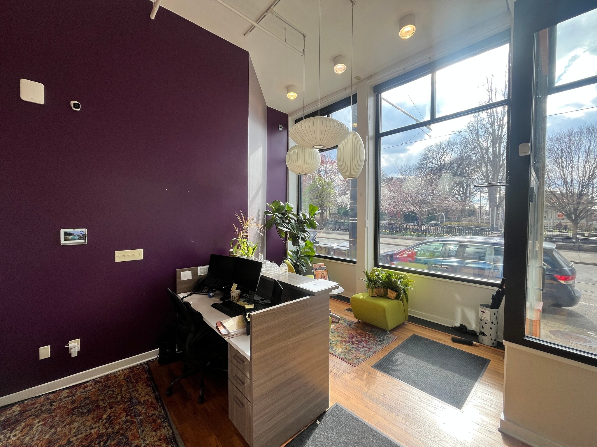 1222 Race St, Cincinnati, OH to rent Interior Photo- Image 1 of 7