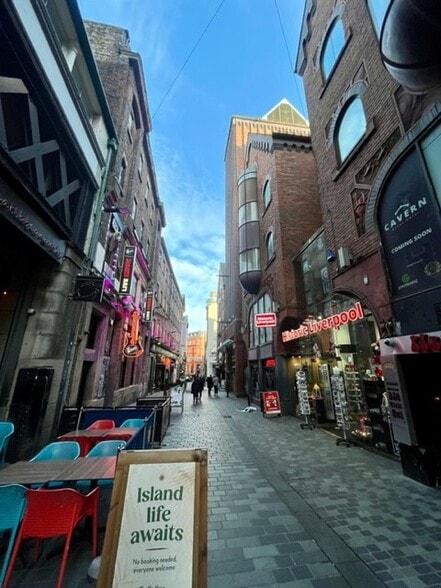 8 Mathew St, Liverpool to rent - Building Photo - Image 3 of 6