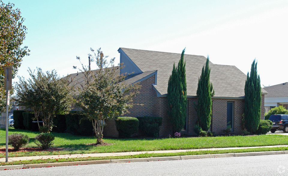 2100 Hartford Rd, Hampton, VA for rent - Building Photo - Image 3 of 6