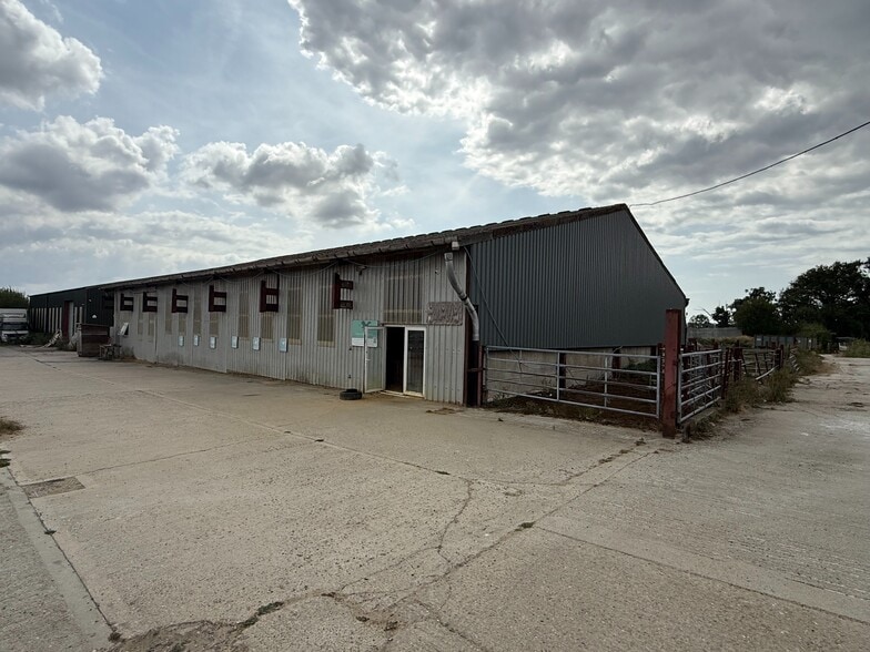 Horsebridge Cmn, Steyning to rent - Primary Photo - Image 1 of 3