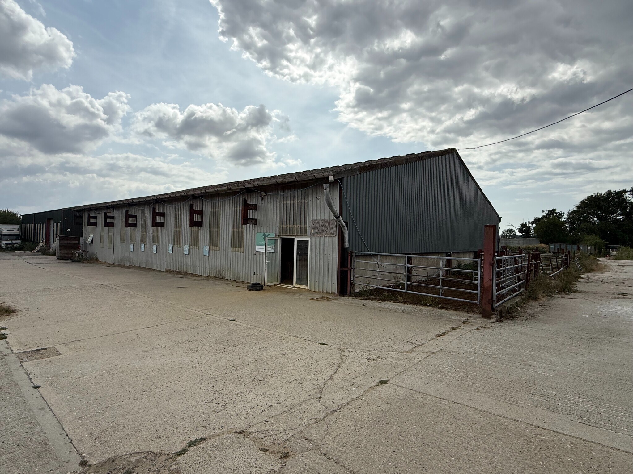 Horsebridge Cmn, Steyning to rent Primary Photo- Image 1 of 4