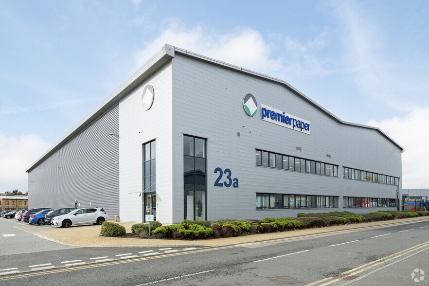 Fawkes Av, Dartford for sale - Primary Photo - Image 1 of 1