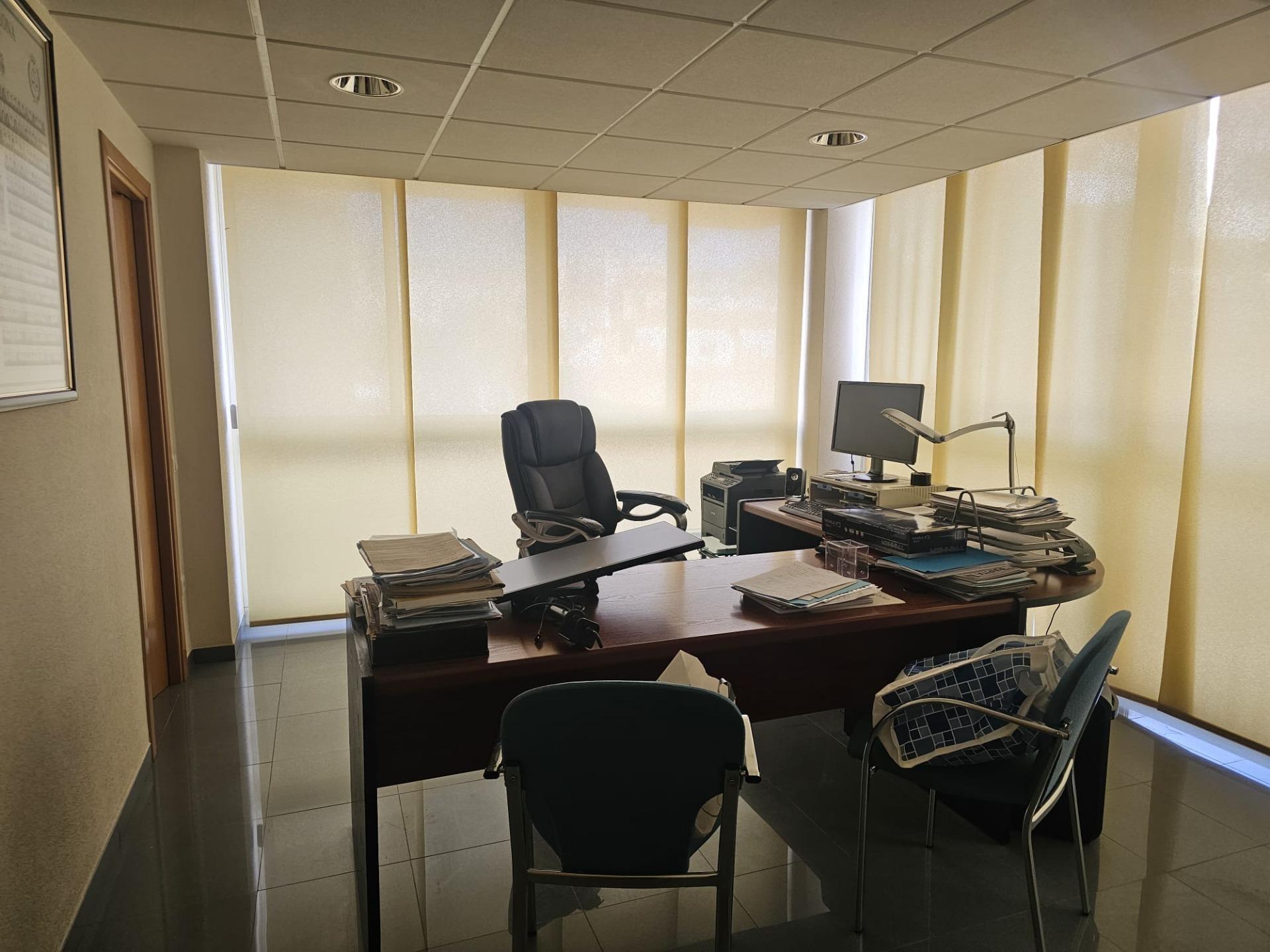 Office in Sant Carles de la Ràpita, Tarragona to rent Primary Photo- Image 1 of 3