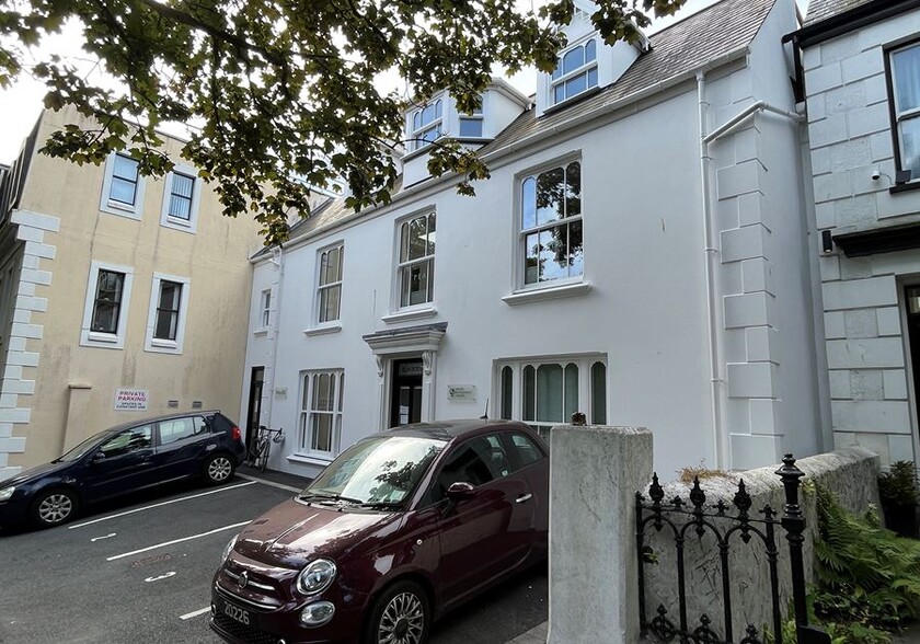 St Julians Ave, Guernsey to rent - Building Photo - Image 2 of 2