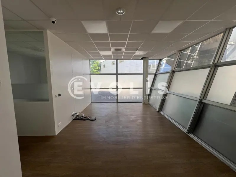 Office in Champigny-sur-Marne for sale Interior Photo- Image 1 of 13