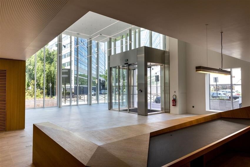 12 Avenue André Malraux, Levallois-Perret to rent - Lobby - Image 2 of 8