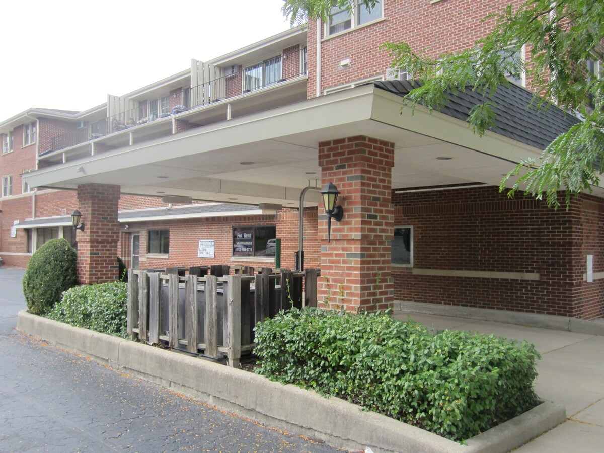 4 Walker Ave, Clarendon Hills 60514 UK