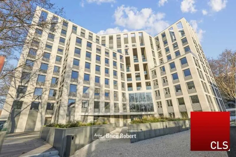 Office in Villeurbanne to rent Building Photo- Image 1 of 23