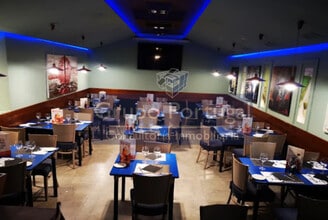 Retail in Madrid, Madrid to rent Interior Photo- Image 1 of 3