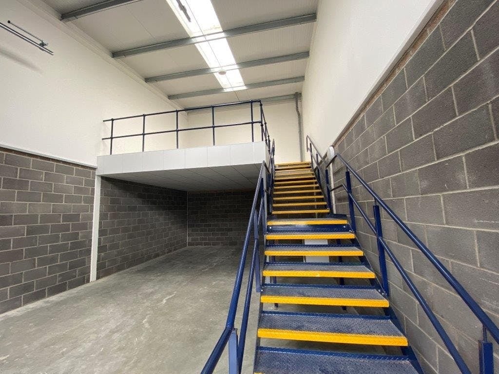 Richard Jones Rd, Minster Lovell to rent Interior Photo- Image 1 of 5