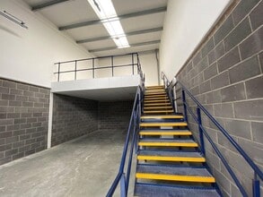 Richard Jones Rd, Minster Lovell to rent Interior Photo- Image 1 of 5