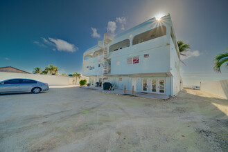 74560 Overseas Hwy, Islamorada, FL for rent Building Photo- Image 1 of 14