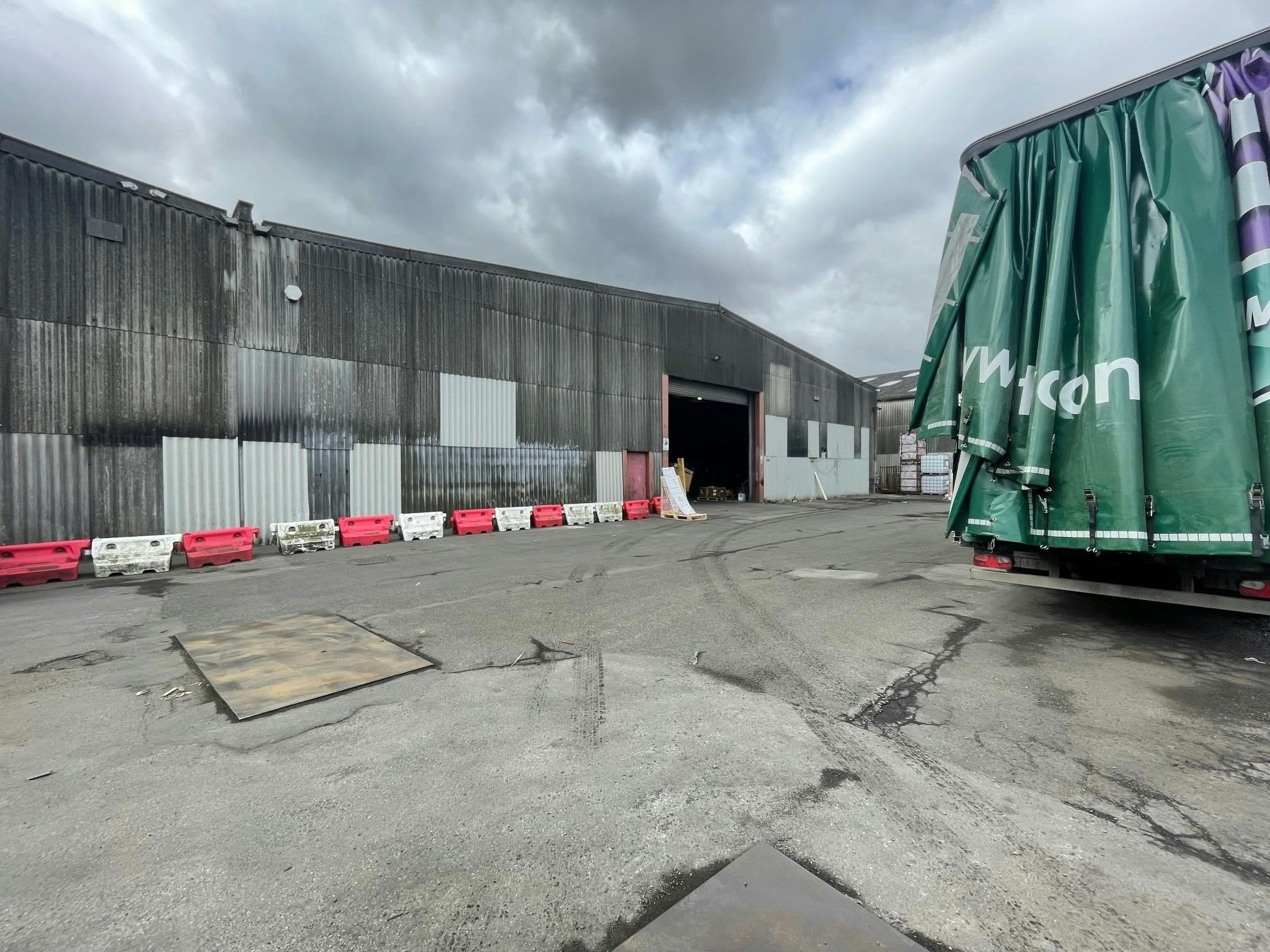 Moor Ln, Sherburn In Elmet to rent Building Photo- Image 1 of 4