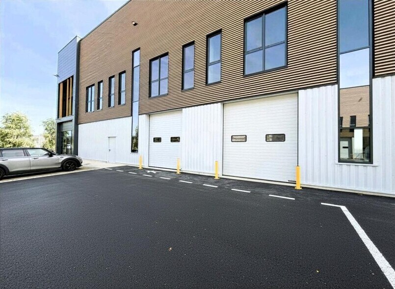 Light Industrial in Wissous to rent - Building Photo - Image 3 of 9