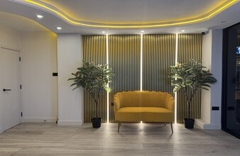 Streatham High Rd, London to rent Interior Photo- Image 2 of 4