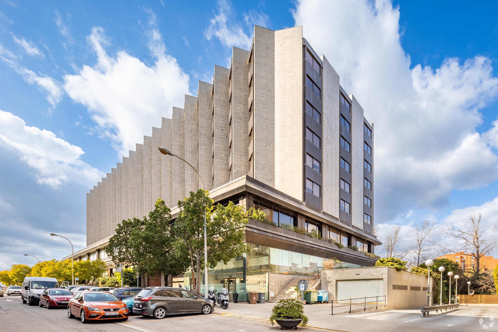 Retail in Sant Just Desvern, Barcelona to rent Primary Photo- Image 1 of 6