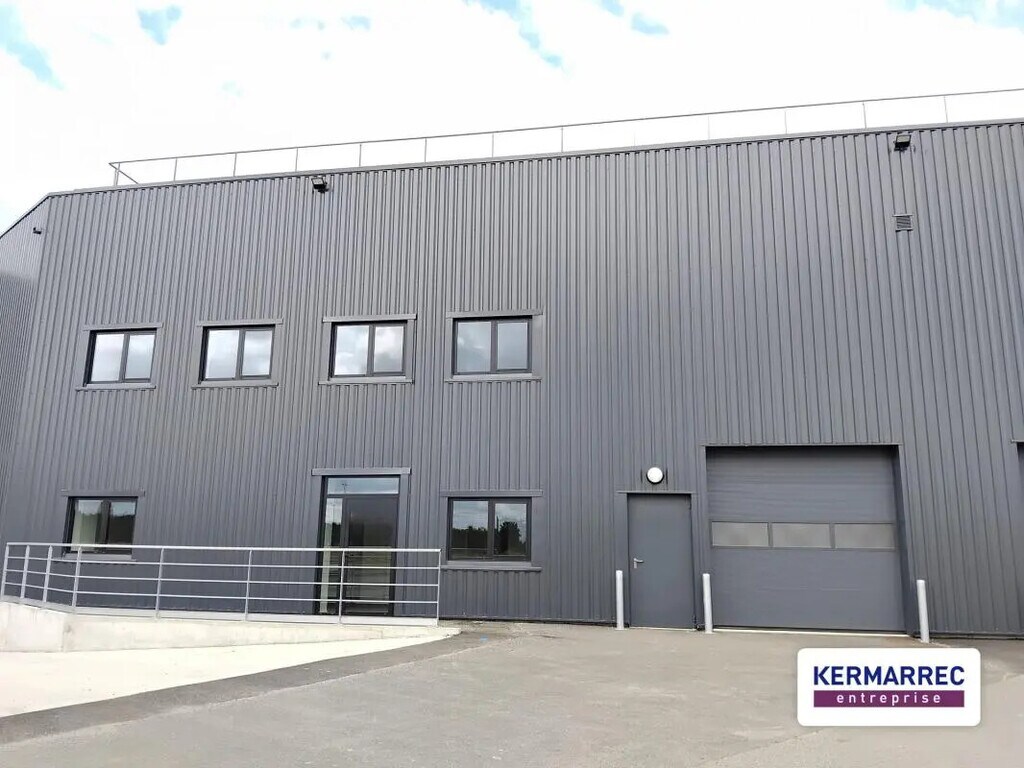 Location Local d'activités 640 m² - Photo 1