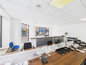 32-32A Campbell St, Hamilton to rent Interior Photo- Image 1 of 2