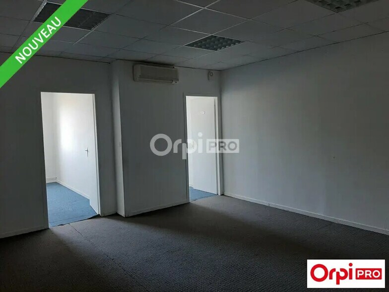 Office in Valence to rent - Interior Photo - Image 3 of 7