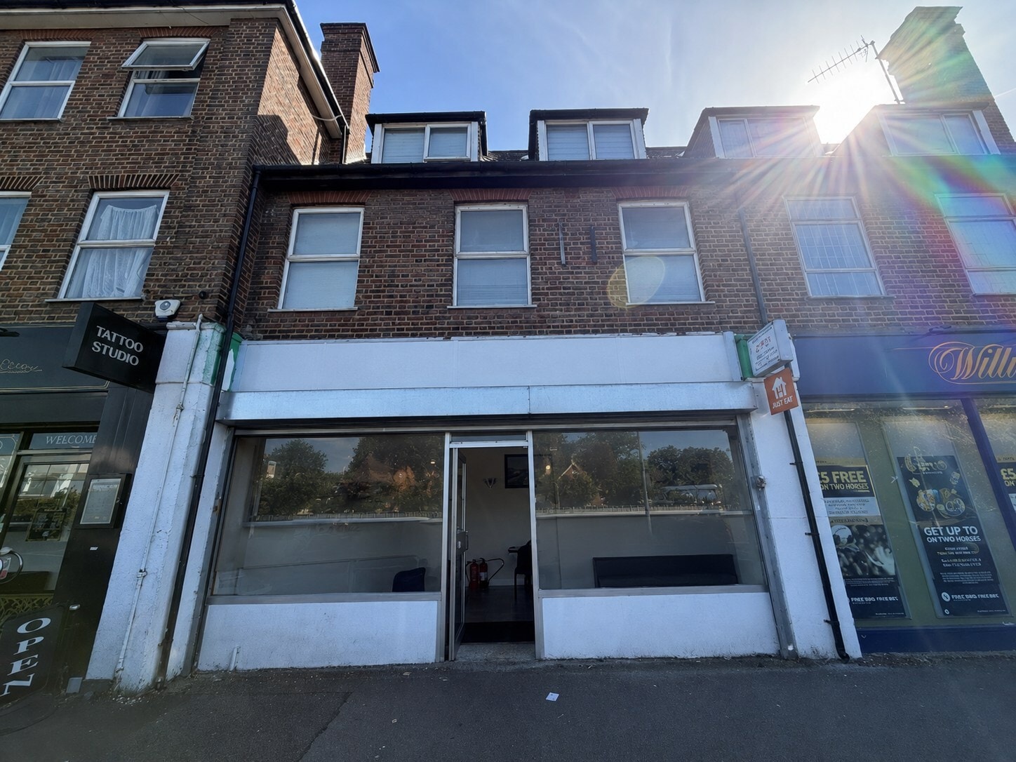 26 Cranborne Parade, Mutton Lane, Potters Bar, Potters Bar to rent Primary Photo- Image 1 of 6