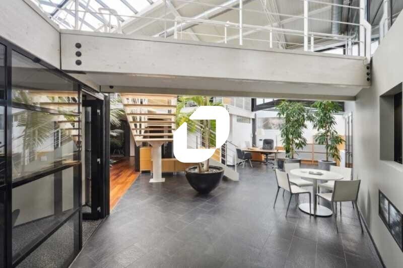 Office in Courbevoie to rent - Interior Photo - Image 2 of 13