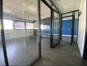 Light Industrial in Chilly-Mazarin to rent Interior Photo- Image 2 of 4