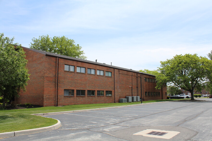 440 E Poe Rd, Bowling Green, OH for rent - Building Photo - Image 3 of 8