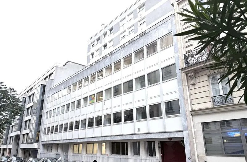 Location Bureaux 275 m² - Photo 1