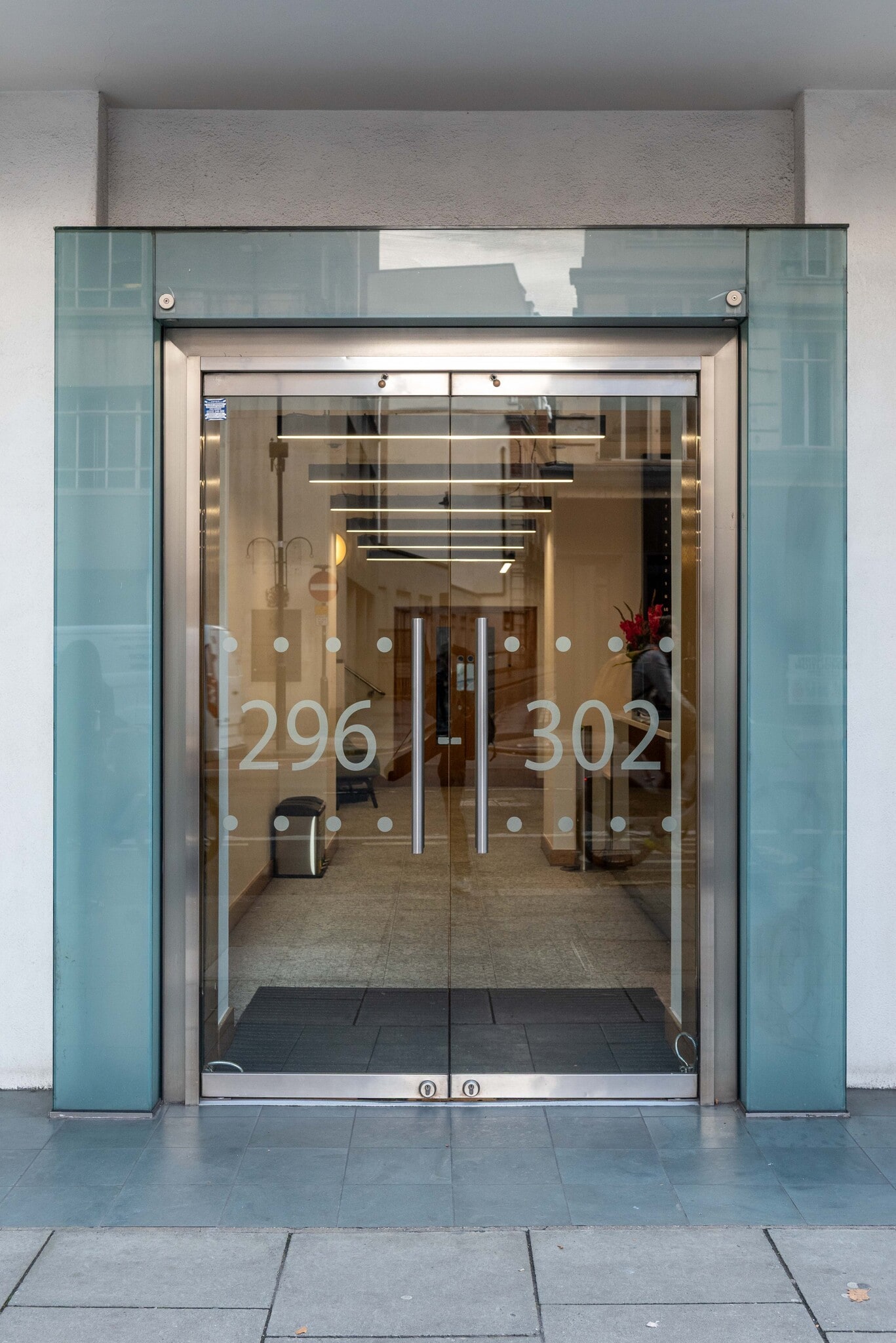 296-302 High Holborn, London to rent Interior Photo- Image 1 of 8