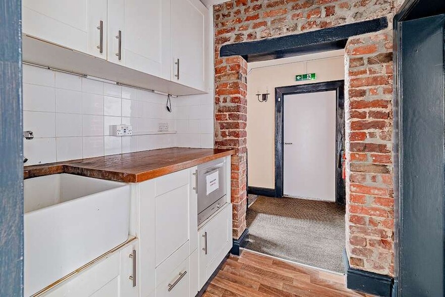 4-6 Princess St, Knutsford to rent - Building Photo - Image 3 of 5