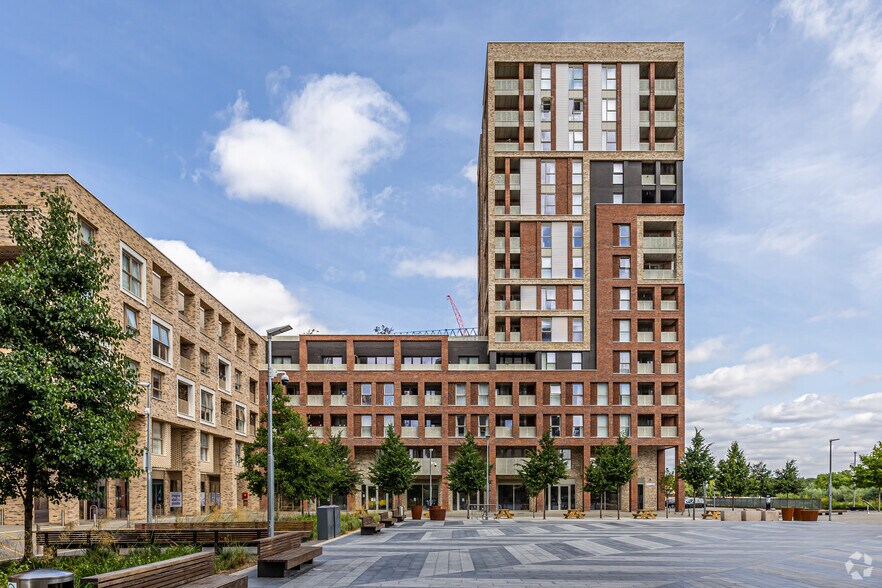 Starling Ct, London to rent - Building Photo - Image 3 of 4